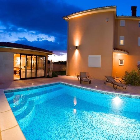 Villa Mihaela Fažana エクステリア 写真