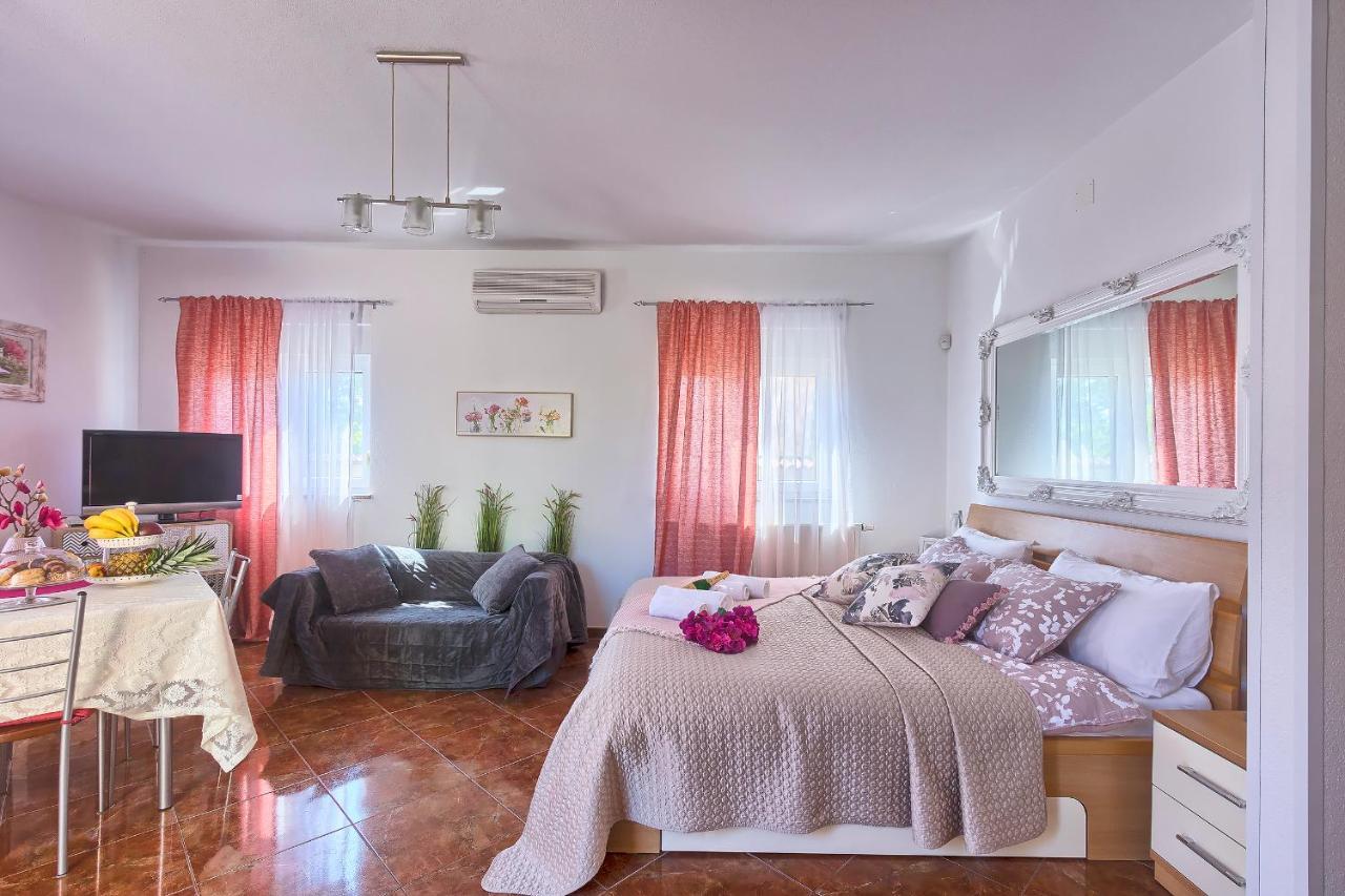 Villa Mihaela Fažana エクステリア 写真