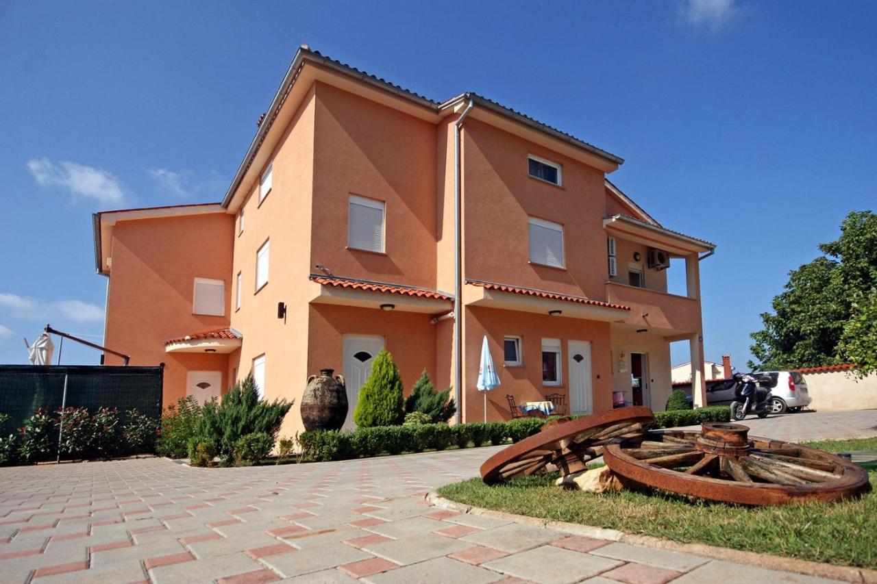 Villa Mihaela Fažana エクステリア 写真