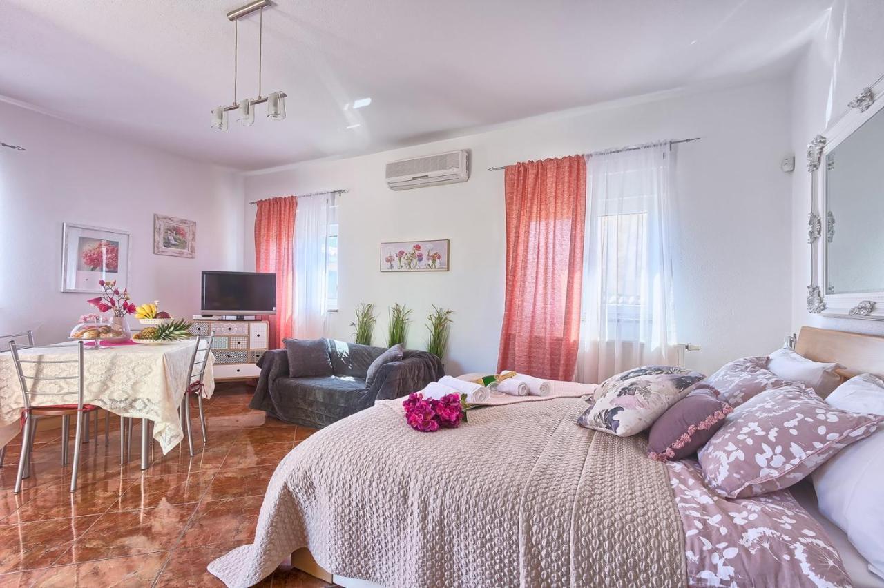Villa Mihaela Fažana エクステリア 写真