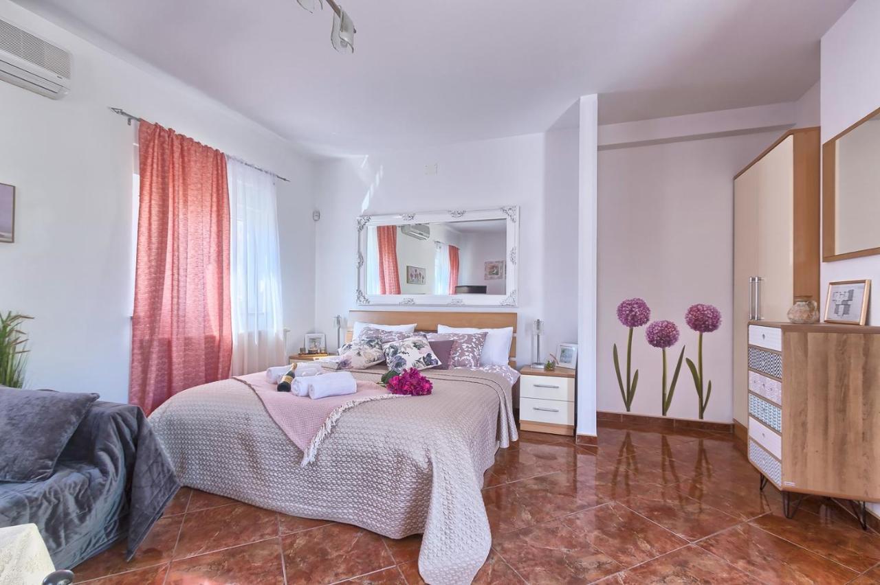 Villa Mihaela Fažana エクステリア 写真