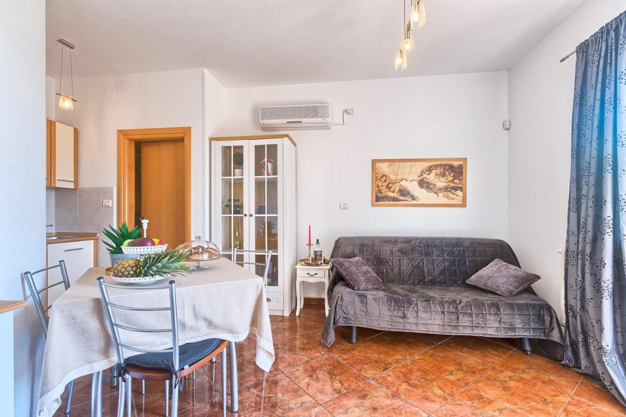 Villa Mihaela Fažana エクステリア 写真