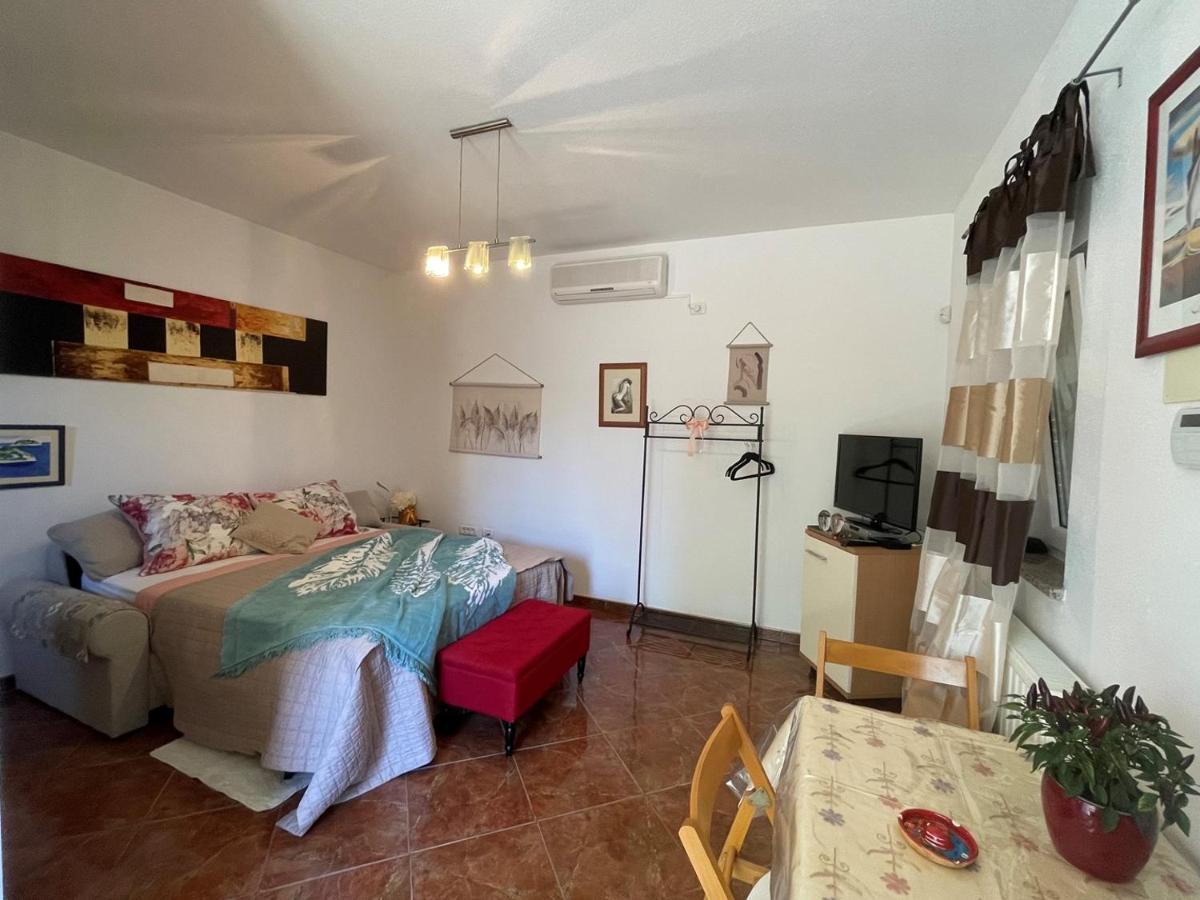 Villa Mihaela Fažana エクステリア 写真